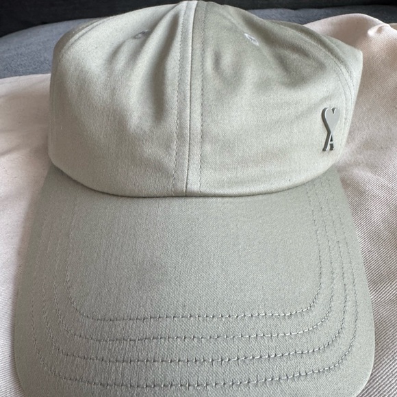 AMI PARIS hat/cap